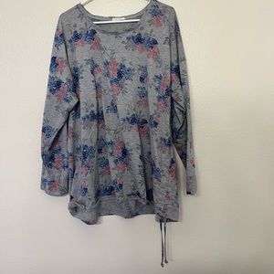 Maurice’s Floral long sleeve top women’s size 3 drawstring to adjust side